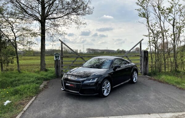 AUDI TT 1.8 TFSI S-Line