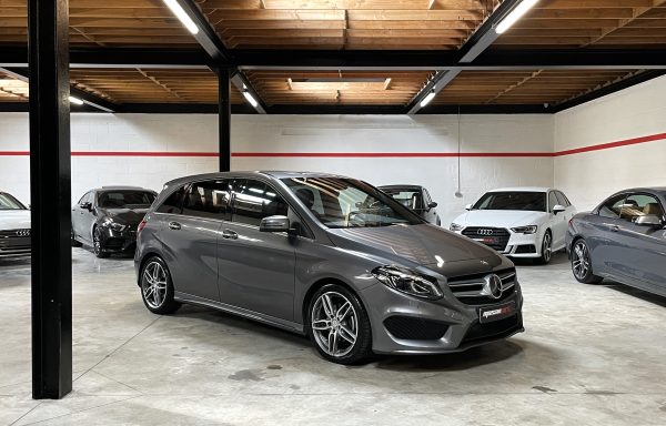 MERCEDES B200 AMG-LINE