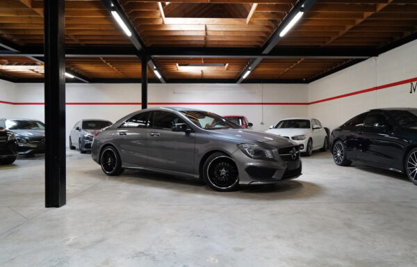 MERCEDES CLA 180 AMG-LINE